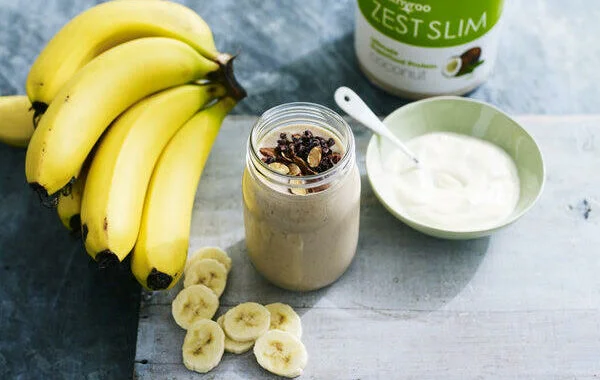 banana smoothie by healthyroo